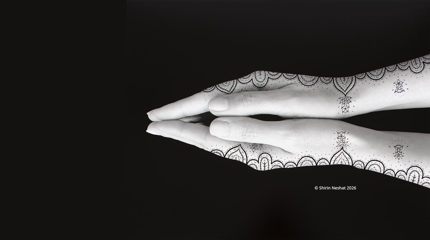 Imatge de temporada creada per l'artista Shirin Neshat.
